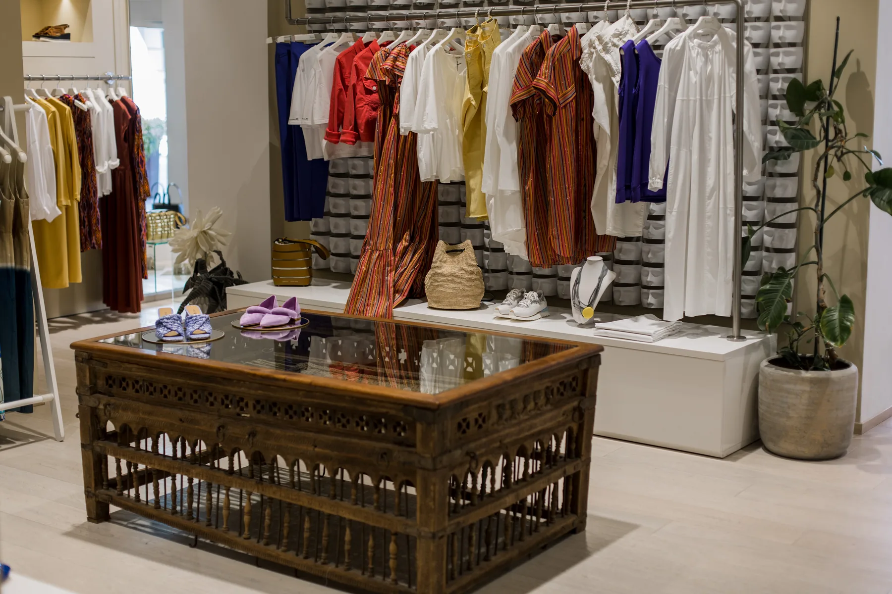 Boutique & Retail — image 33